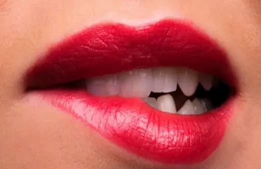 Giải Mã Hiện Tượng Giật Môi Dưới Là Điềm Báo Gì Theo Tâm Linh Và Y Khoa