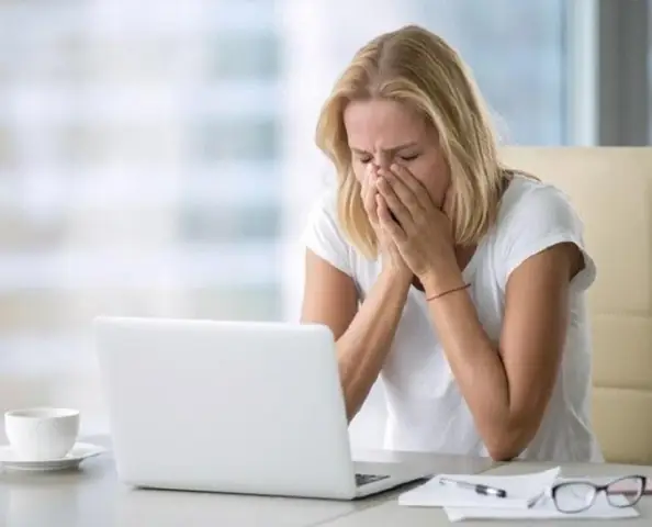 Giải Mã Điềm Báo Hắt Xì Hơi Theo Giờ Và Số Lần: Hên Hay Xui?