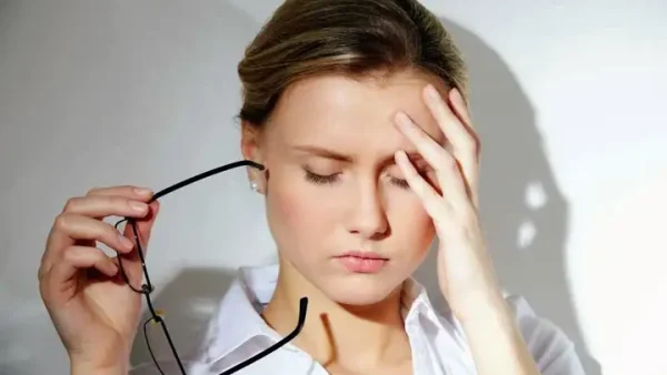 Giải Mã Hiện Tượng Điềm Báo Mắt Giật Ngày Hợi: Hên Hay Xui Và Cần Lưu Ý Gì?