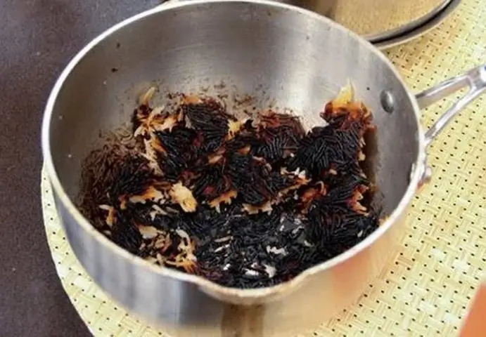 Nấu Cơm Bị Khê, Cháy Nồi Mang Lại Điềm Tốt Hay Xấu Cho Gia Chủ?