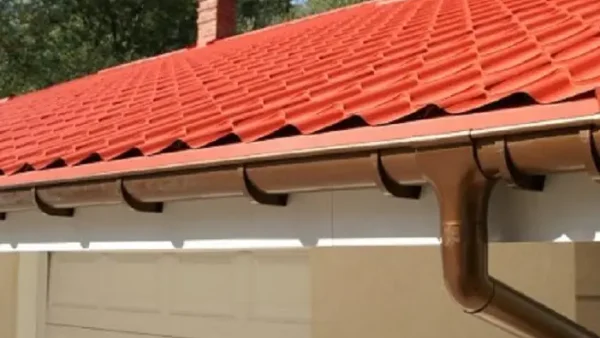 Điềm Báo Nước Tràn Trên Mái Nhà Là Gì? Giải Mã Ý Nghĩa Phong Thủy Và Thực Tế