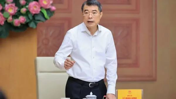 Giải Mã Điềm Báo Quần Áo Tự Nhiên Bị Rách Và Đứt Nút Có Ý Nghĩa Gì Trong Phong Thủy?