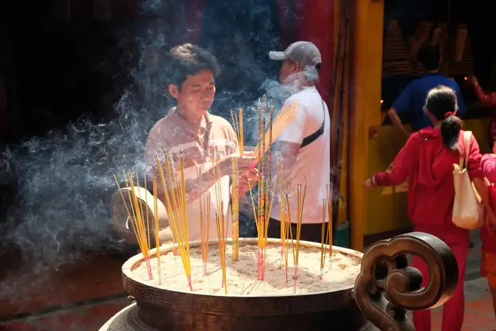 Có Cần Phải Khấn Lại Từ Đầu Hay Thắp Lại Nén Nhang Mới Hay Không? Có Cần Phải Khấn Lại Từ Đầu Hay Thắp Lại Nén Nhang Mới Hay Không?