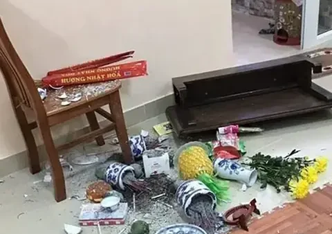 Điềm Báo Rơi Hương Trên Bàn Thờ Là Gì? Giải Mã Ý Nghĩa Và Cách Xử Lý Đúng Cách