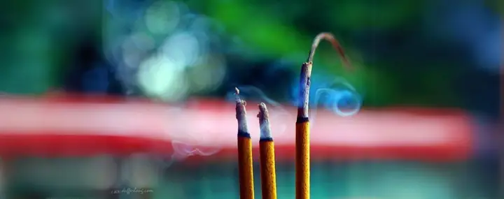 Đốt Nhang 2 Ngắn 1 Dài Là Điềm Gì Trong Tâm Linh? Đốt Nhang 2 Ngắn 1 Dài Là Điềm Gì Trong Tâm Linh?