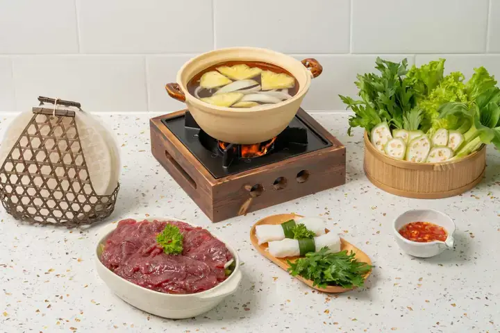 Dương Thu Hương Bữa Cơm Cúng Cụ: Ý Nghĩa, Cách Chuẩn Bị Và Nghi Thức Trọn Vẹn