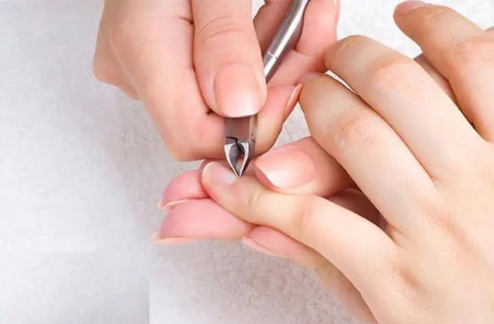 Móng Tay Xuất Hiện Sọc Đen Nhỏ Là Tình Trạng Như Thế Nào Và Có Đáng Sợ Không? Móng Tay Xuất Hiện Sọc Đen Nhỏ Là Tình Trạng Như Thế Nào Và Có Đáng Sợ Không?