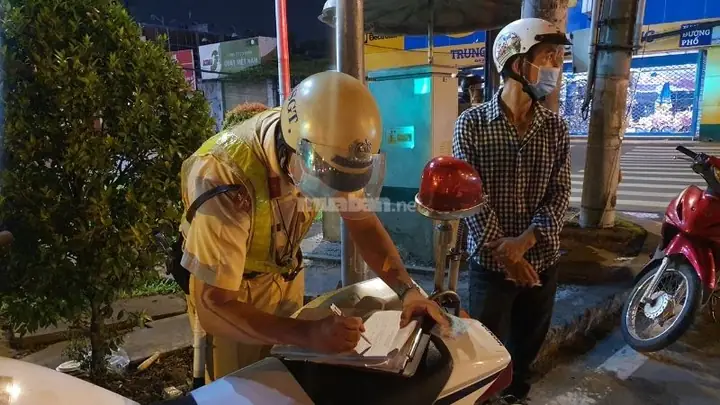 Tại Sao Giấc Mơ Bị Cơ Quan Chức Năng Phạt Lại Khiến Bạn Lo Lắng Và Giật Mình Tỉnh Giấc?