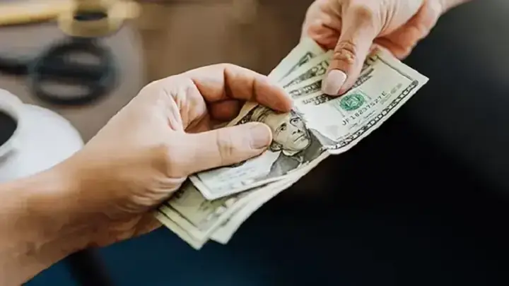 Gợi Ý Các Con Số May Mắn Theo Từng Tình Huống Mơ Thấy Tiền Giả Gợi Ý Các Con Số May Mắn Theo Từng Tình Huống Mơ Thấy Tiền Giả