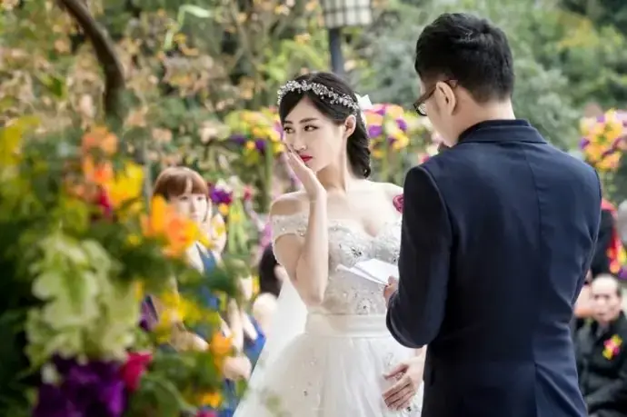 Trang Sách Hé Lộ Bí Mật Sâu Thẳm Trong Tiềm Thức Trang Sách Hé Lộ Bí Mật Sâu Thẳm Trong Tiềm Thức