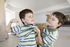Giải Mã Giấc Mơ Thấy Đánh Nhau Với Phụ Nữ: Ý Nghĩa Điềm Báo Và Con Số May Mắn