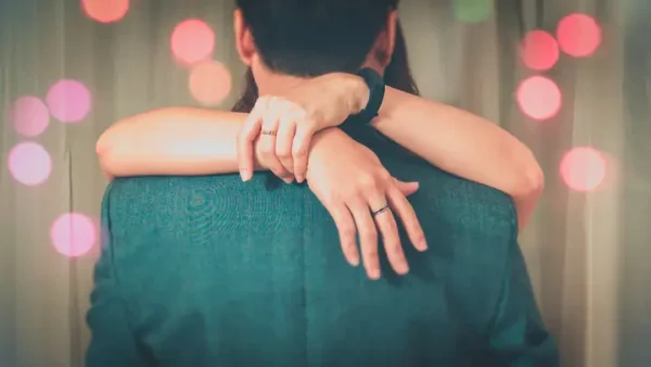Giải Mã Giấc Mơ Thấy Vợ Chồng Ân Ái: Điềm Báo Tốt Hay Xấu Về Tình Cảm?