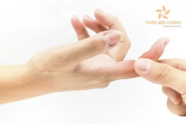 Giải Nghĩa Điềm Báo Tâm Linh Khi Giật Ngón Tay Út Giải Nghĩa Điềm Báo Tâm Linh Khi Giật Ngón Tay Út