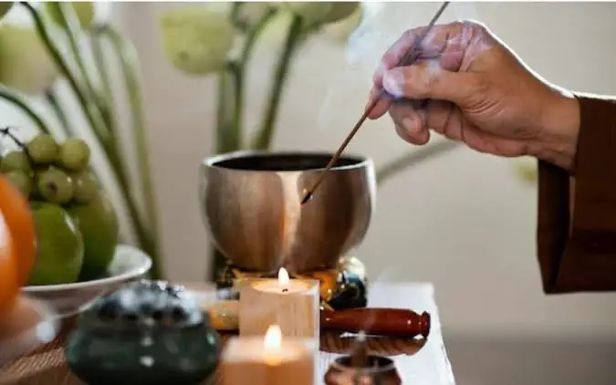 Cẩm Nang Chọn Giờ Cúng Bát Hương Sài Gòn Chuẩn Phong Thủy Và Nghi Thức Đầy Đủ Cẩm Nang Chọn Giờ Cúng Bát Hương Sài Gòn Chuẩn Phong Thủy Và Nghi Thức Đầy Đủ