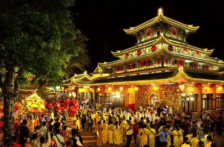 Heo Trắng Và Mao Huyết Cúng Bà Chúa Xứ Có Ý Nghĩa Gì Trong Tín Ngưỡng Lễ Hội Vía Bà? Heo Trắng Và Mao Huyết Cúng Bà Chúa Xứ Có Ý Nghĩa Gì Trong Tín Ngưỡng Lễ Hội Vía Bà?