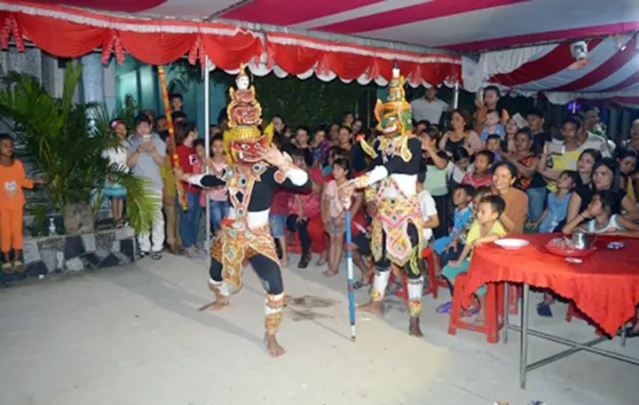 Hình Ảnh Lễ Cúng Neak Ta Của Người Khmer: Nét Đẹp Văn Hóa Tín Ngưỡng Độc Đáo