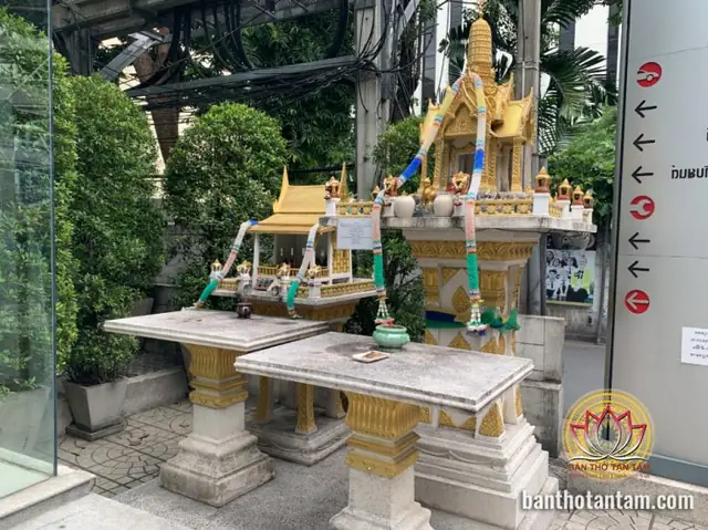 Hướng Dẫn Cách Sắp Xếp Bàn Cúng Ngoài Sân Đúng Chuẩn Phong Thủy Và Trang Nghiêm Hướng Dẫn Cách Sắp Xếp Bàn Cúng Ngoài Sân Đúng Chuẩn Phong Thủy Và Trang Nghiêm