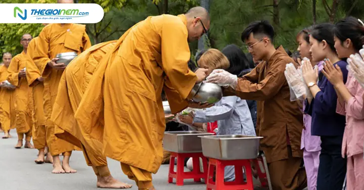Hình Thức Cúng Dường Đức Phật Ở Việt Nam Diễn Ra Như Thế Nào Và Mang Ý Nghĩa Gì? Hình Thức Cúng Dường Đức Phật Ở Việt Nam Diễn Ra Như Thế Nào Và Mang Ý Nghĩa Gì?