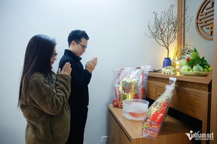 Hỏi Chuyện Cúng Bái: Giải Đáp Thắc Mắc Về Nghi Lễ Gia Tiên Và Tâm Linh Đúng Đạo Lý