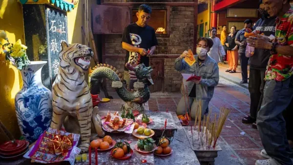 Khi Thờ Cúng Có Thịt Sống Trứng Sống Là Gì? Ý Nghĩa Và Các Trường Hợp Dâng Lễ Phổ Điểm