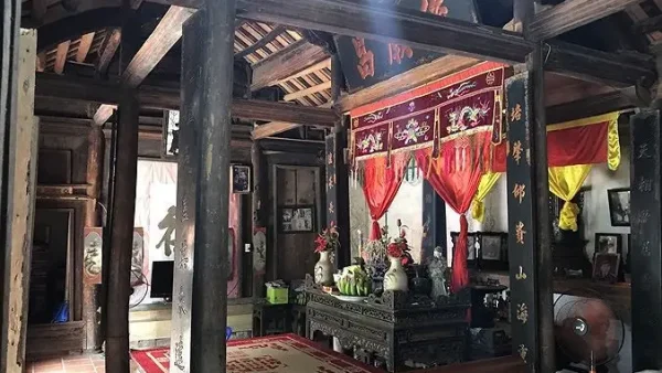 Không Gian Thờ Cúng Truyền Thống Của Người Việt: Giá Trị Văn Hóa Và Nghệ Thuật Bố Trí Trang Nghiêm