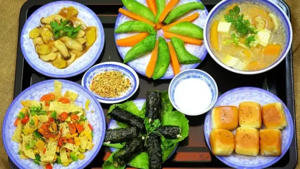 Kinh Cúng Cơm Mẹ Mất Trong 100 Ngày: Nghi Thức, Lễ Vật Và Văn Khấn Chuẩn Nhất