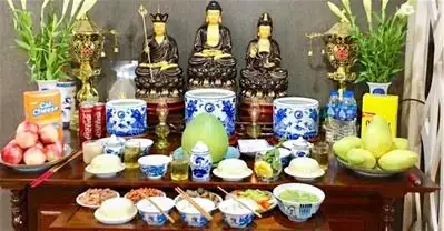 Hướng Dẫn Chi Tiết Cách Làm Mâm Cơm Cúng Phật Đúng Pháp Và Trang Nghiêm