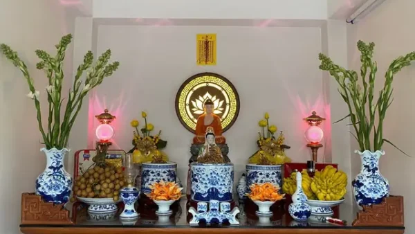Làm Vỡ Bình Cúng Vào Ngày Mùng 1 Đầu Tháng Là Điềm Báo Gì Và Có Sao Không?