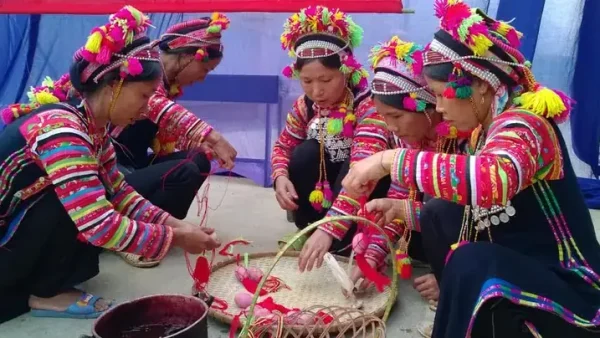 Tìm Hiểu Chi Tiết Về Lễ Cúng Bản Độc Đáo Của Người La Hủ