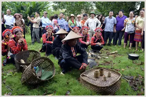 Tìm Hiểu Chi Tiết Về Lễ Cúng Bản Độc Đáo Của Người La Hủ
