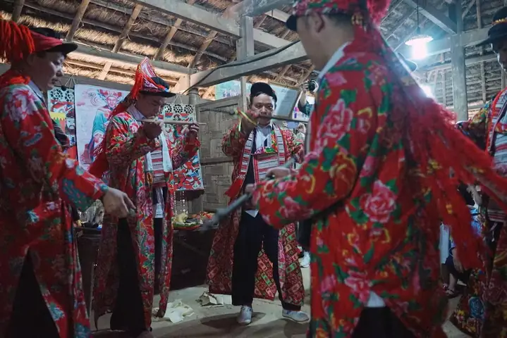 Lễ Cúng Bàn Vương Của Người Dao: Nguồn Gốc, Ý Nghĩa Và Nghi Thức Truyền Thống Lễ Cúng Bàn Vương Của Người Dao: Nguồn Gốc, Ý Nghĩa Và Nghi Thức Truyền Thống