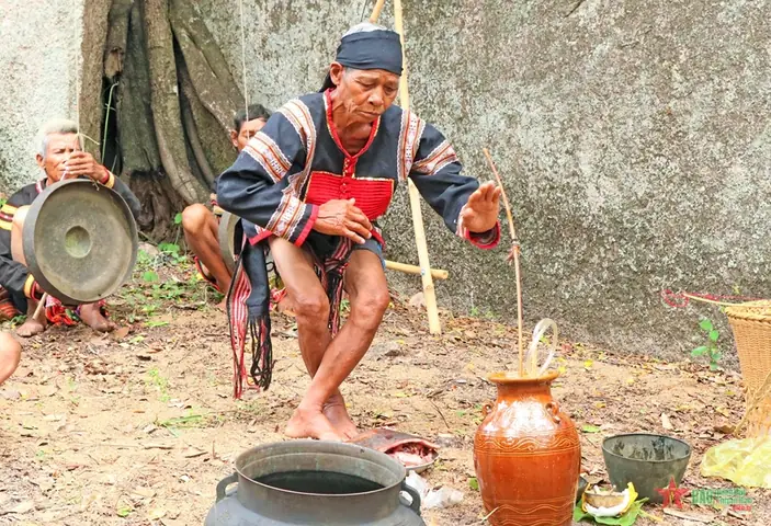 Khám Phá Lễ Cúng Cầu Mưa Pơtao Apui: Nguồn Gốc, Nghi Thức Độc Đáo Và Giá Trị Di Sản Văn Hóa Của Người Jrai Khám Phá Lễ Cúng Cầu Mưa Pơtao Apui: Nguồn Gốc, Nghi Thức Độc Đáo Và Giá Trị Di Sản Văn Hóa Của Người Jrai