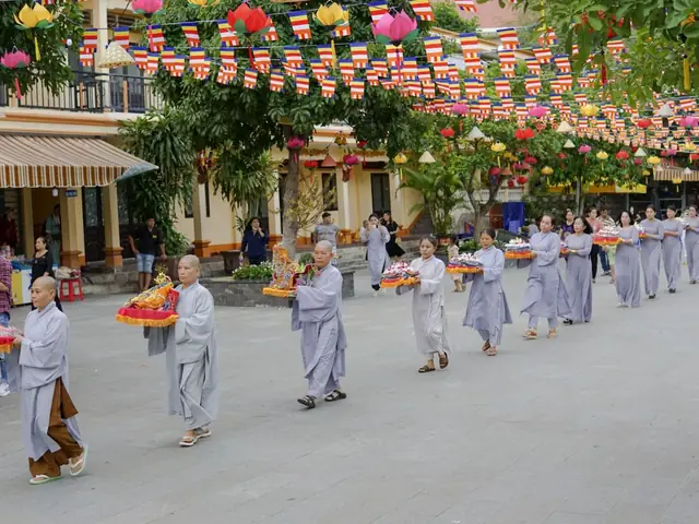 Hướng Dẫn Lễ Cúng Chùa Bà Đen Trọn Vẹn: Lễ Vật, Cách Sắp Mâm Và Văn Khấn Chi Tiết Hướng Dẫn Lễ Cúng Chùa Bà Đen Trọn Vẹn: Lễ Vật, Cách Sắp Mâm Và Văn Khấn Chi Tiết