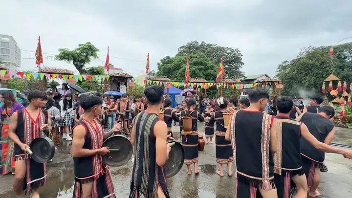 Lễ Cúng Dân Xô Là Gì? Khám Phá Nét Đẹp Tín Ngưỡng Và Các Nghi Thức Độc Đáo Của Người Xơ Đăng