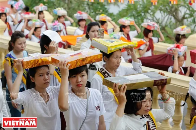 Lễ Cúng Dường Dâng Y Là Gì? Ý Nghĩa Và Nghi Thức Cúng Dường Đúng Pháp Lễ Cúng Dường Dâng Y Là Gì? Ý Nghĩa Và Nghi Thức Cúng Dường Đúng Pháp
