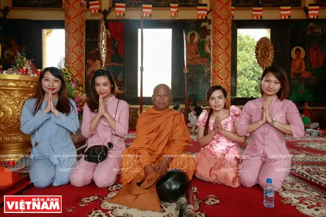 Ý Nghĩa Lễ Cúng Dường Dâng Y Mãn Hạ Và Những Điều Phật Tử Tại Gia Cần Biết