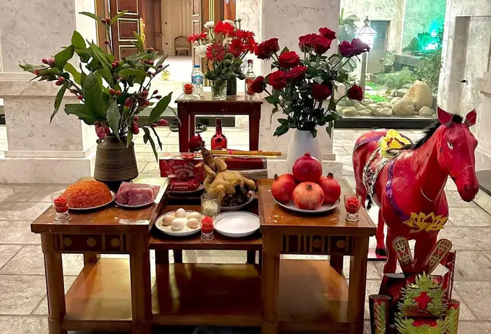 Lễ Cúng Tết Nhà Là Gì? Ý Nghĩa, Mâm Lễ Và Nghi Thức Trọn Vẹn Cho Gia Đình Lễ Cúng Tết Nhà Là Gì? Ý Nghĩa, Mâm Lễ Và Nghi Thức Trọn Vẹn Cho Gia Đình
