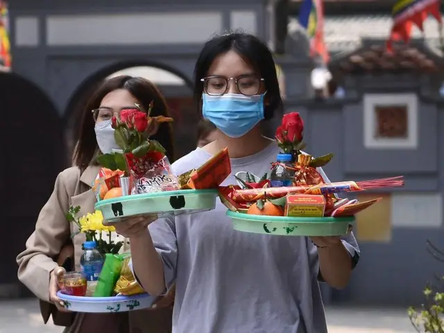 Hướng Dẫn Cách Sắm Lễ, Chuẩn Bị Mâm Cúng Và Hành Lễ Khi Đi Chùa Đúng Nghi Thức
