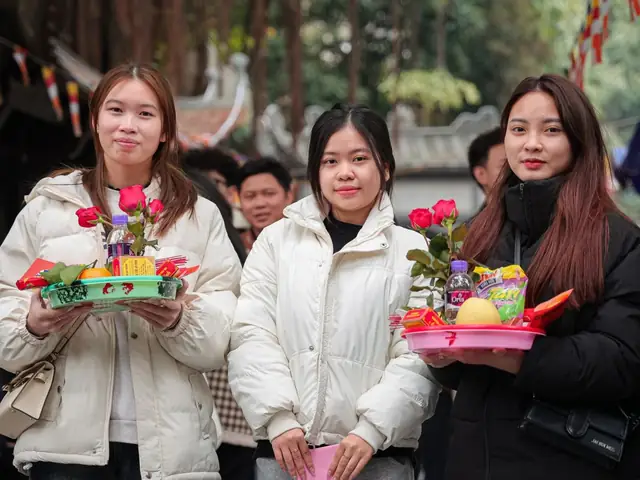 Hướng Dẫn Cách Sắm Lễ, Chuẩn Bị Mâm Cúng Và Hành Lễ Khi Đi Chùa Đúng Nghi Thức