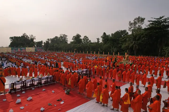 Lễ Đặt Bát Hội Cúng Dường Chư Tăng 5 Nước: Ý Nghĩa Thù Thắng Và Nghi Thức Hành Trì Đúng Chuẩn