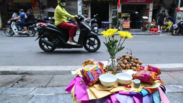 Hướng Dẫn Lễ Đầy Đủ Cúng Rằm Tháng 7: Mâm Lễ, Nghi Thức Và Văn Khấn Chuẩn Nhất
