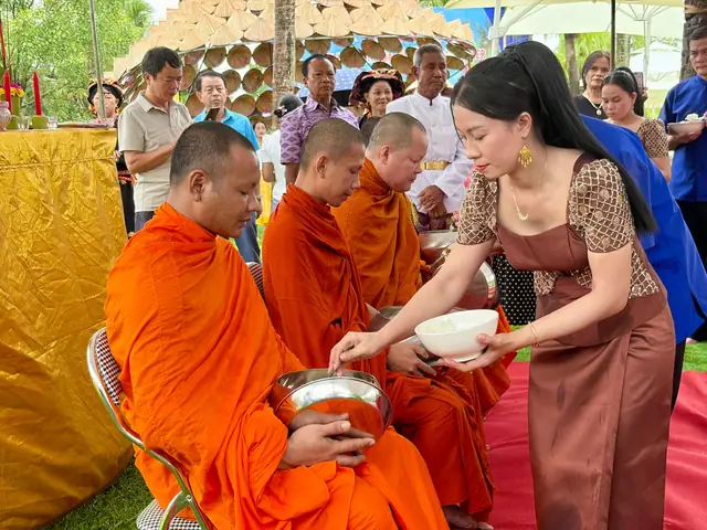 Lễ Hội Cúng Dừa Nam Bộ Là Gì? Nét Đẹp Tín Ngưỡng Độc Đáo Của Người Khmer Lễ Hội Cúng Dừa Nam Bộ Là Gì? Nét Đẹp Tín Ngưỡng Độc Đáo Của Người Khmer