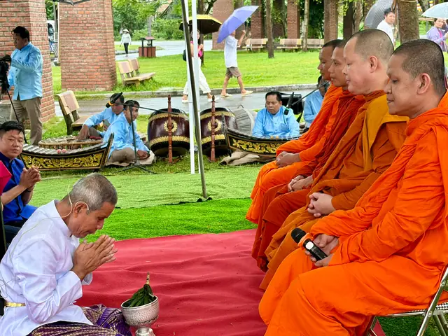 Lễ Hội Cúng Dừa Nam Bộ Là Gì? Nét Đẹp Tín Ngưỡng Độc Đáo Của Người Khmer Lễ Hội Cúng Dừa Nam Bộ Là Gì? Nét Đẹp Tín Ngưỡng Độc Đáo Của Người Khmer