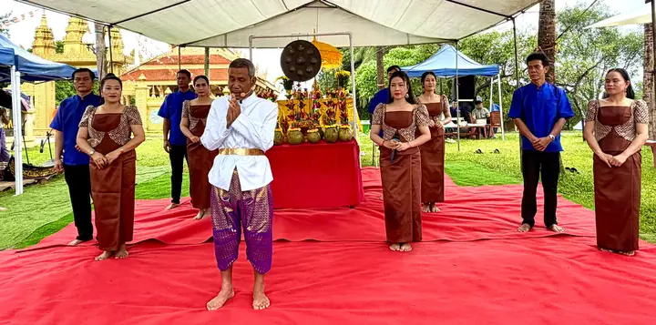 Lễ Hội Cúng Dừa Nam Bộ Là Gì? Nét Đẹp Tín Ngưỡng Độc Đáo Của Người Khmer Lễ Hội Cúng Dừa Nam Bộ Là Gì? Nét Đẹp Tín Ngưỡng Độc Đáo Của Người Khmer