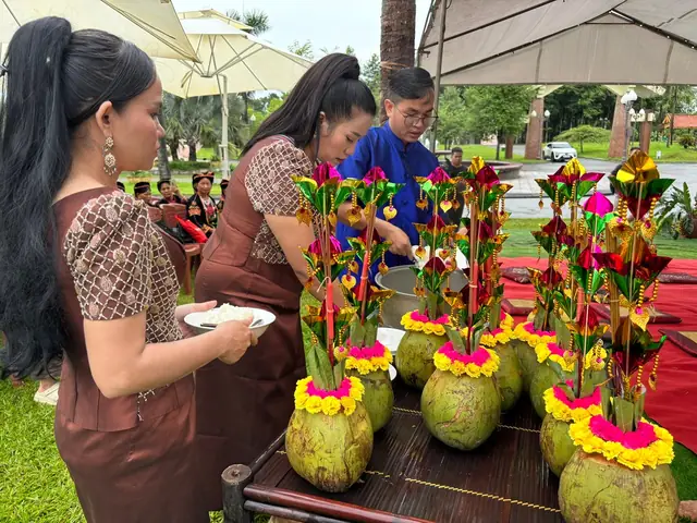 Lễ Hội Cúng Dừa Nam Bộ Là Gì? Nét Đẹp Tín Ngưỡng Độc Đáo Của Người Khmer Lễ Hội Cúng Dừa Nam Bộ Là Gì? Nét Đẹp Tín Ngưỡng Độc Đáo Của Người Khmer
