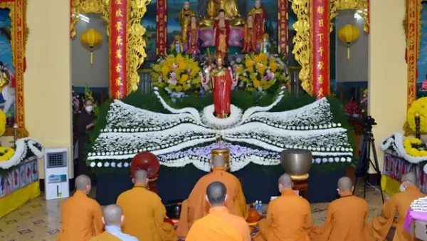 Lễ Vật Cúng Cầu Siêu Gồm Những Gì? Hướng Dẫn Chuẩn Bị Mâm Lễ Và Nghi Thức Đầy Đủ