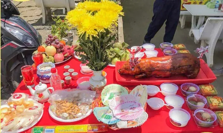 Lễ Vật Cúng Chúng Sinh Đầu Năm: Danh Sách Chuẩn Bị Đầy Đủ Và Cách Thực Hiện Đúng Nghi Thức Cho Gia Chủ