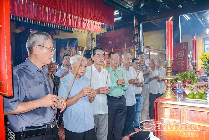 Lễ Vật Cúng Vía Trời Của Người Hoa Năm 2027: Hướng Dẫn Sắm Lễ & Chi Tiết Nghi Thức Lễ Vật Cúng Vía Trời Của Người Hoa Năm 2027: Hướng Dẫn Sắm Lễ & Chi Tiết Nghi Thức