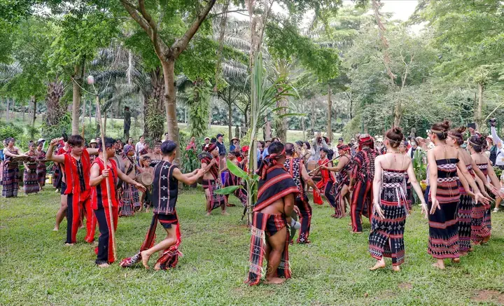 Lời Bài Cúng Thần Rừng: Văn Khấn, Ý Nghĩa Và Nghi Thức Trọn Vẹn Nhất Lời Bài Cúng Thần Rừng: Văn Khấn, Ý Nghĩa Và Nghi Thức Trọn Vẹn Nhất