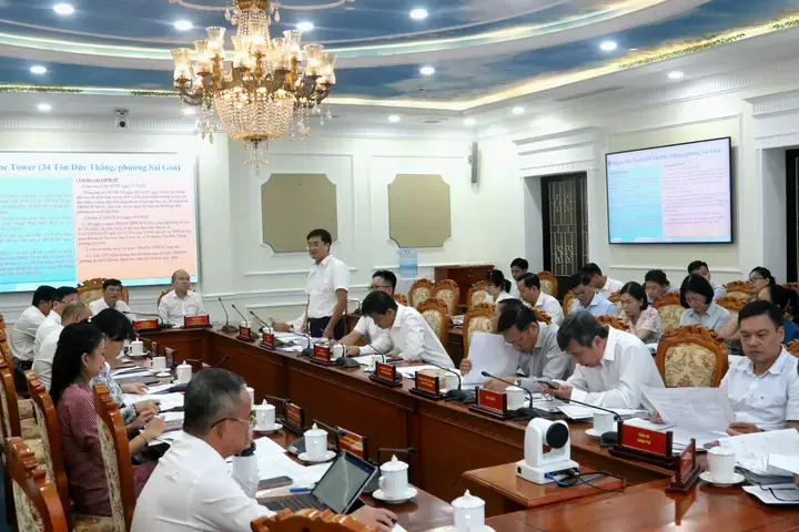 Lợi Ích Cúng Đèn Lên Phật: Công Đức Hồi Phước Báu Và Ý Nghĩa Ánh Sáng Trí Tuệ